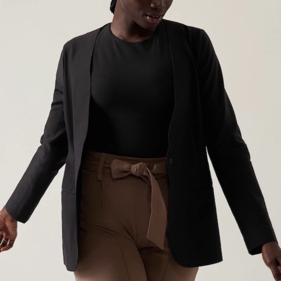 PLUS Athleta NWT Black Classic Athletic Stretch Avenues Blazer Size 24 - Picture 1 of 14